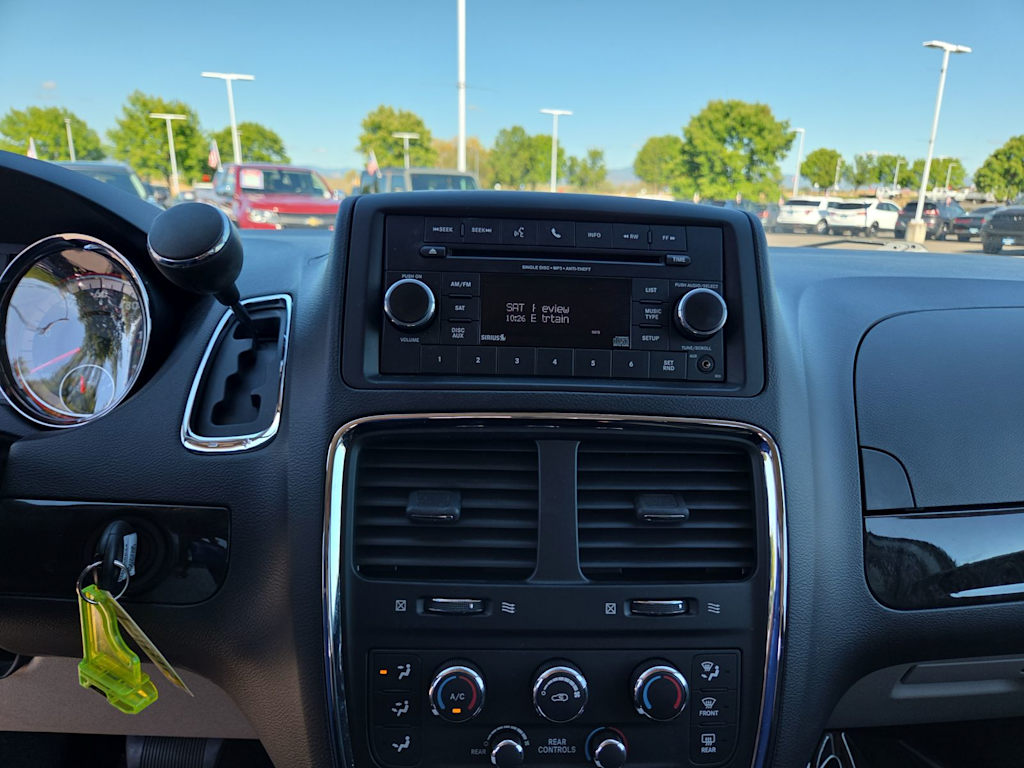 Thumbnail: 2017 Dodge Grand Caravan - 14