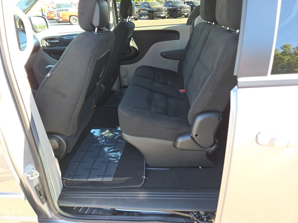 Thumbnail: 2017 Dodge Grand Caravan - 28