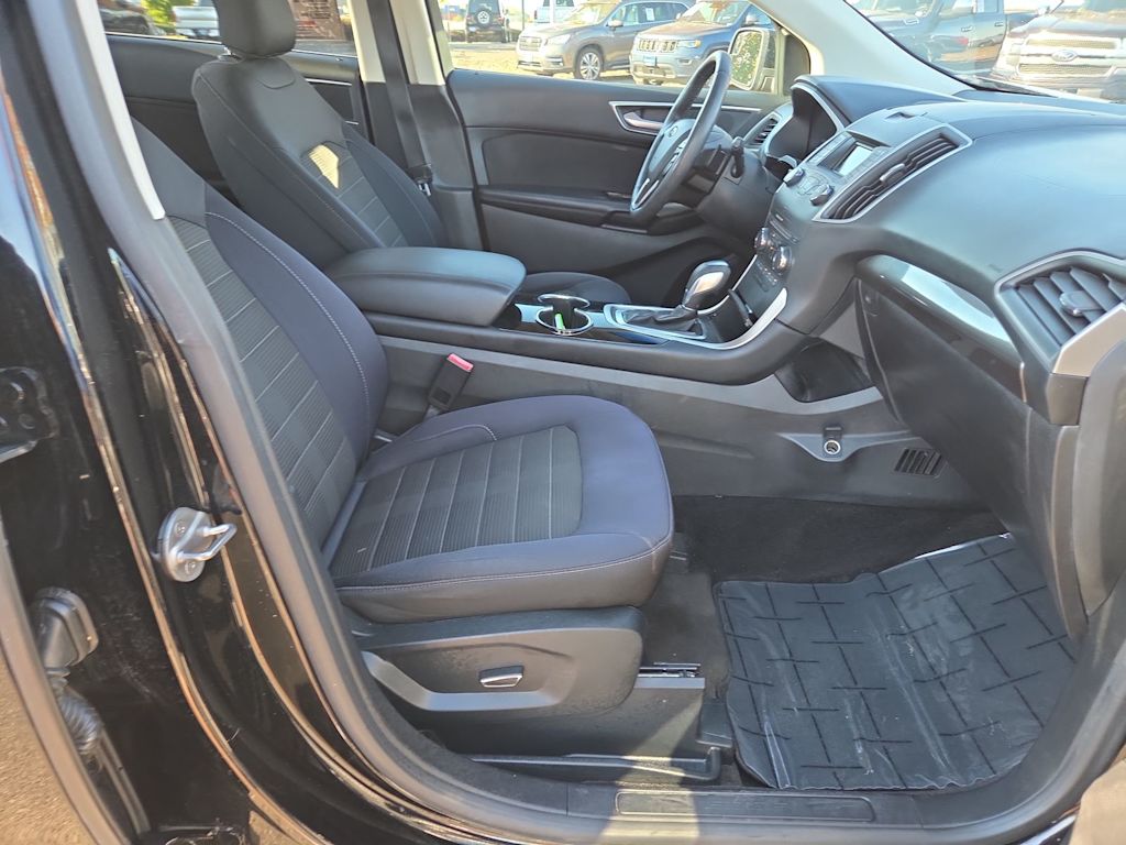 Thumbnail: 2018 Ford Edge - 11