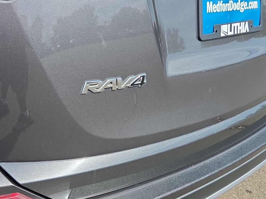 Thumbnail: 2017 Toyota RAV4 - 7