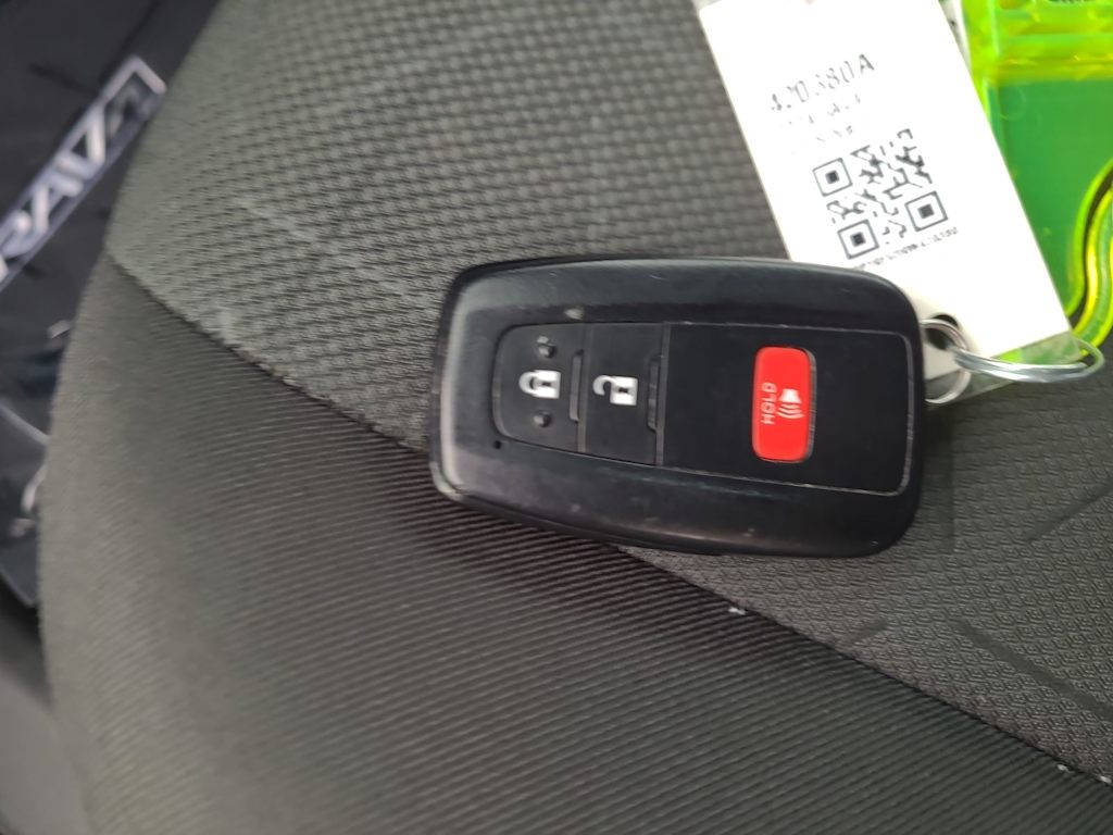 Thumbnail: 2024 Toyota RAV4 - 17