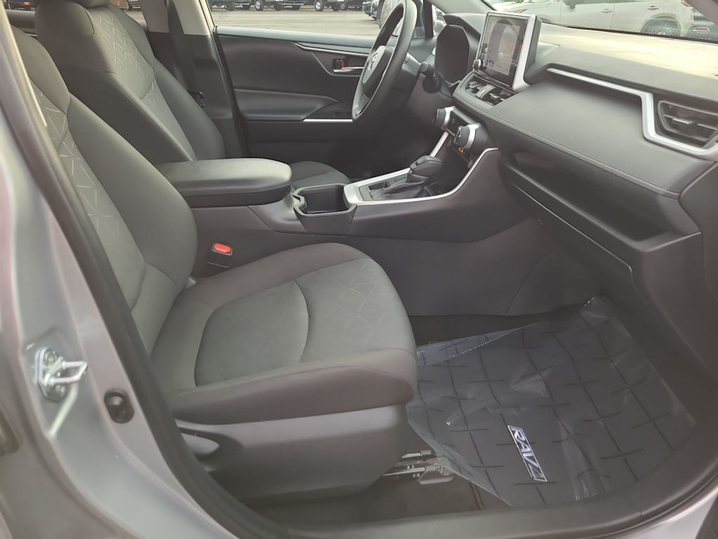 Thumbnail: 2024 Toyota RAV4 - 11