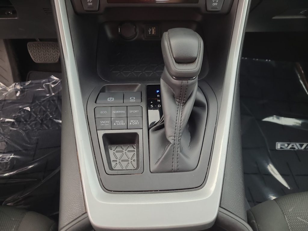 Thumbnail: 2024 Toyota RAV4 - 14