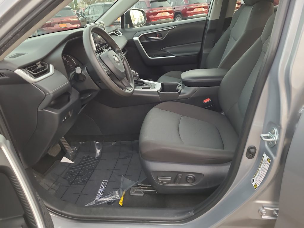 Thumbnail: 2024 Toyota RAV4 - 11