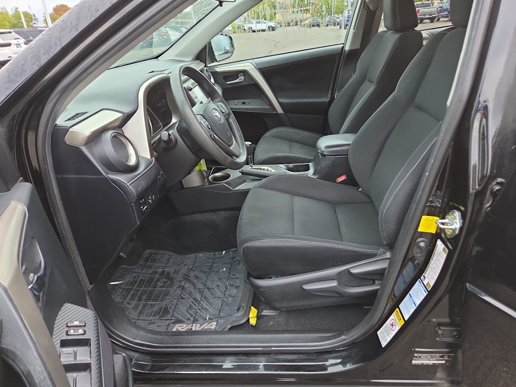 Thumbnail: 2015 Toyota RAV4 - 10