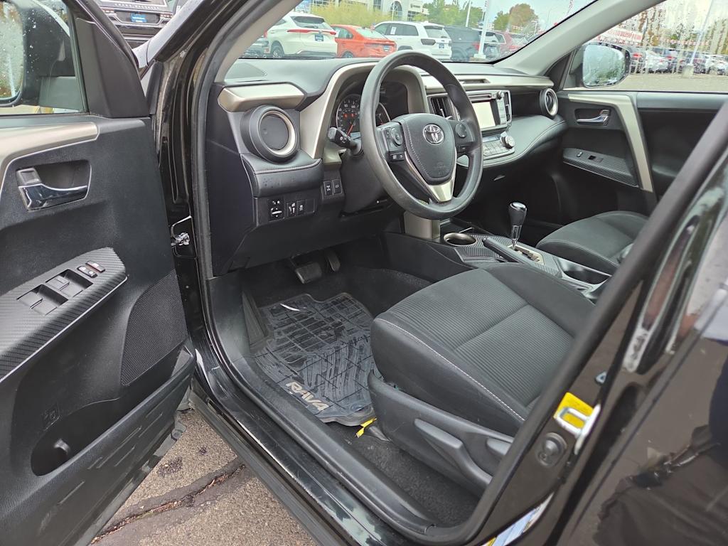 Thumbnail: 2015 Toyota RAV4 - 23