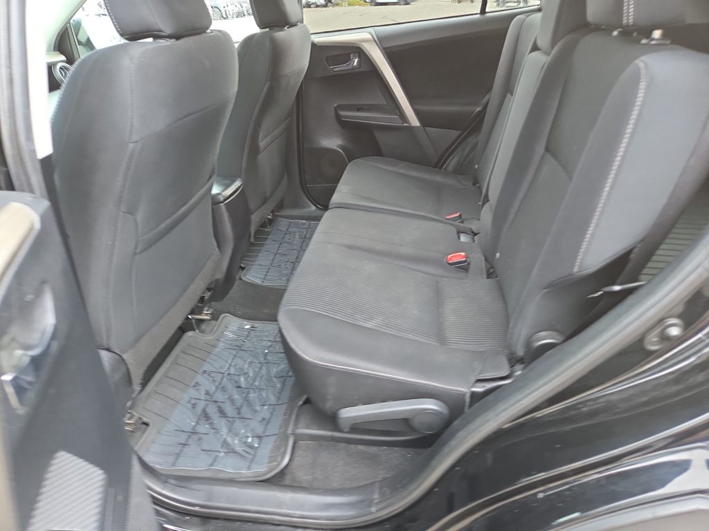 Thumbnail: 2015 Toyota RAV4 - 28