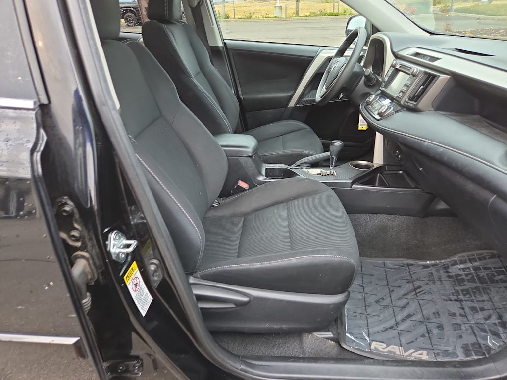 Thumbnail: 2015 Toyota RAV4 - 11