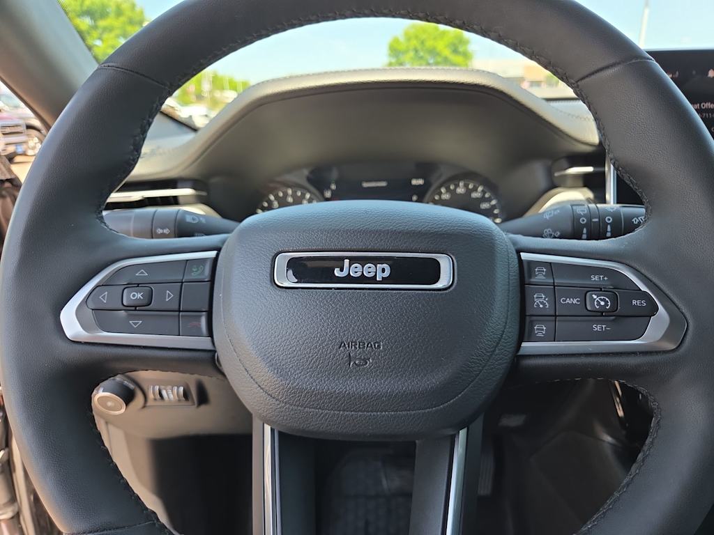 Thumbnail: 2023 Jeep Compass - 29