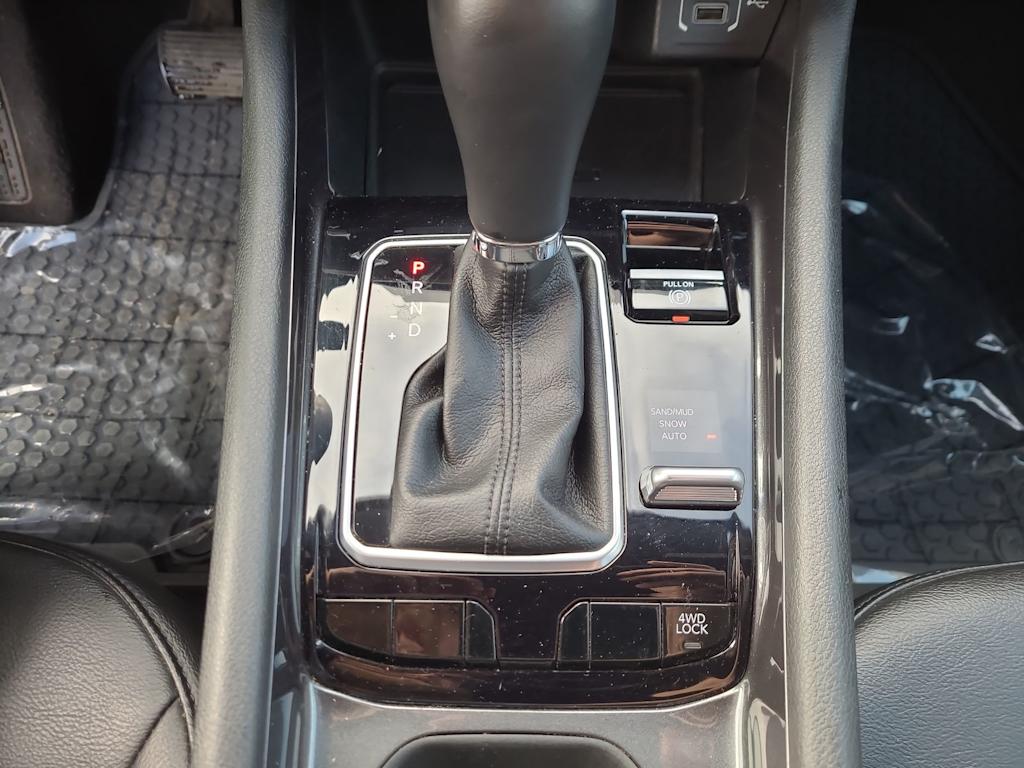 Thumbnail: 2023 Jeep Compass - 15