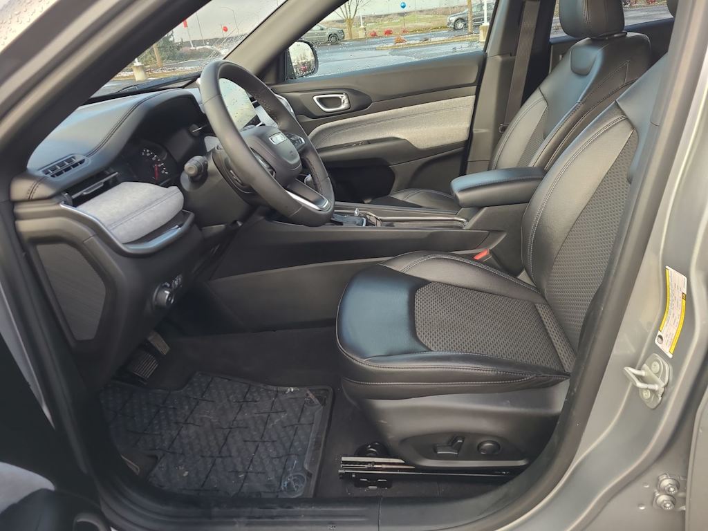 Thumbnail: 2023 Jeep Compass - 11