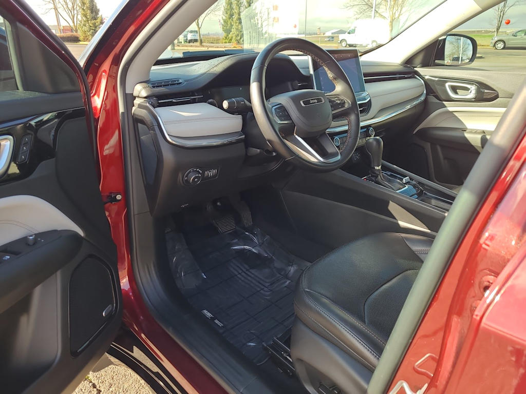 Thumbnail: 2022 Jeep Compass - 22