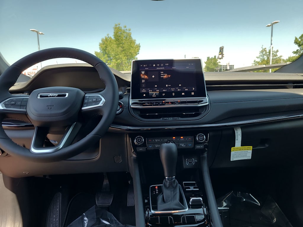 Thumbnail: 2025 Jeep Compass - 10