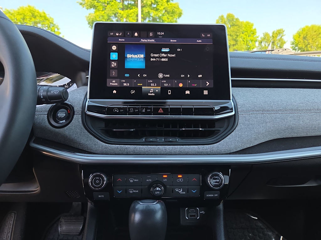 Thumbnail: 2023 Jeep Compass - 14