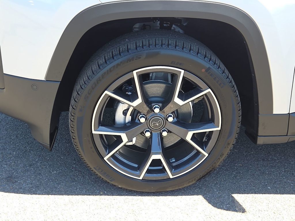 Thumbnail: 2026 Jeep Cherokee - 8