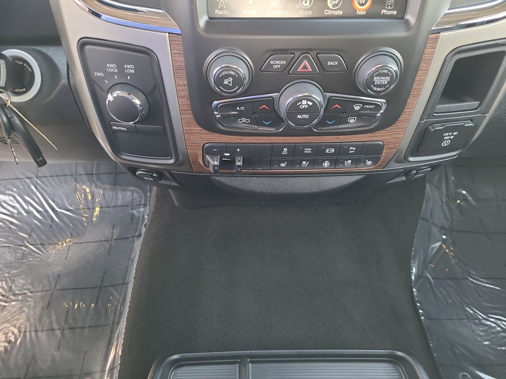 2014 RAM 3500 Laramie 29