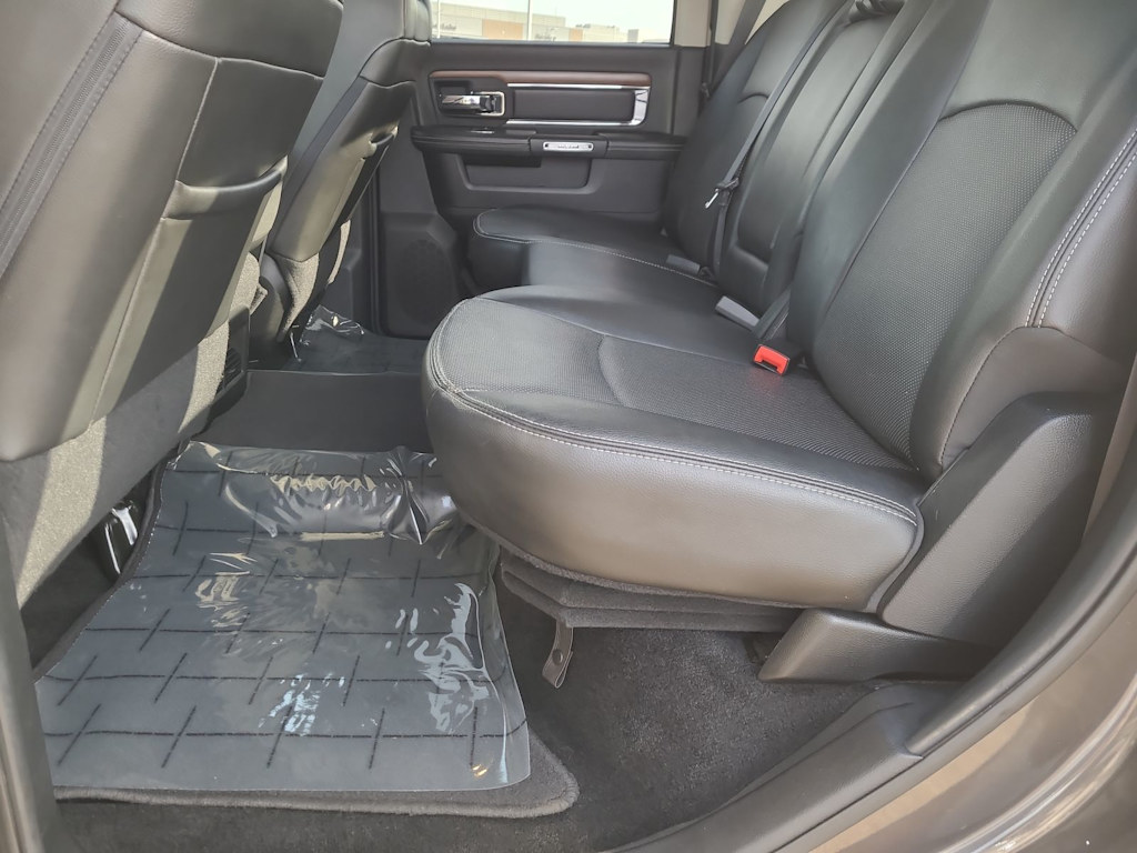 2014 RAM 3500 Laramie 27