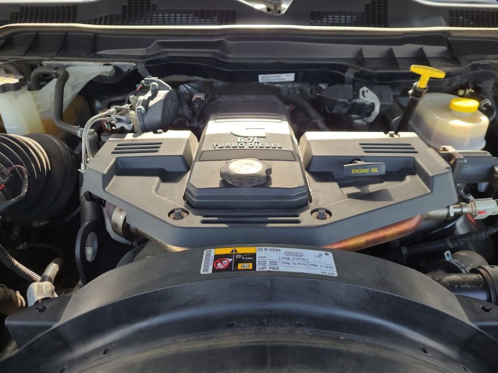 2014 RAM 3500 Laramie 9
