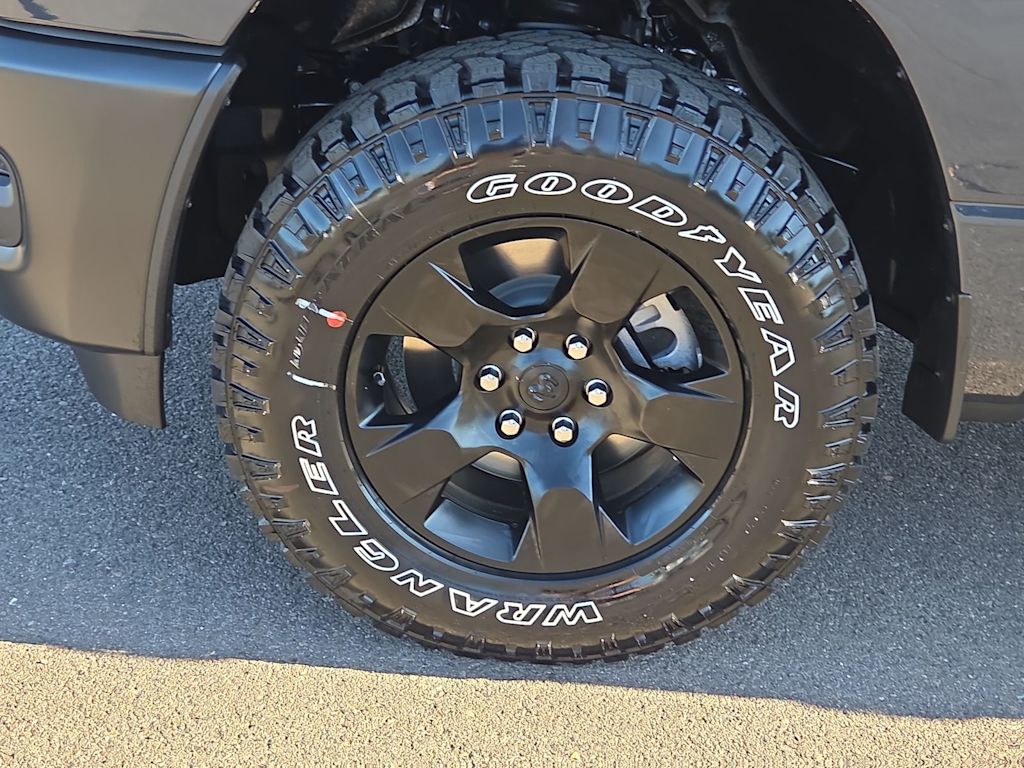 Thumbnail: 2026 RAM 1500 - 8