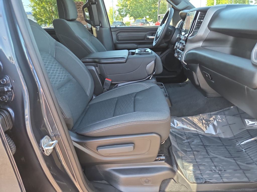 Thumbnail: 2026 RAM 1500 - 10
