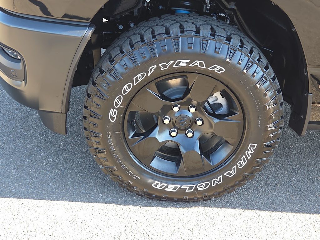 Thumbnail: 2026 RAM 1500 - 8