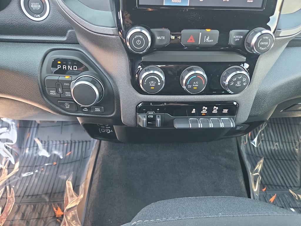 Thumbnail: 2026 RAM 1500 - 29