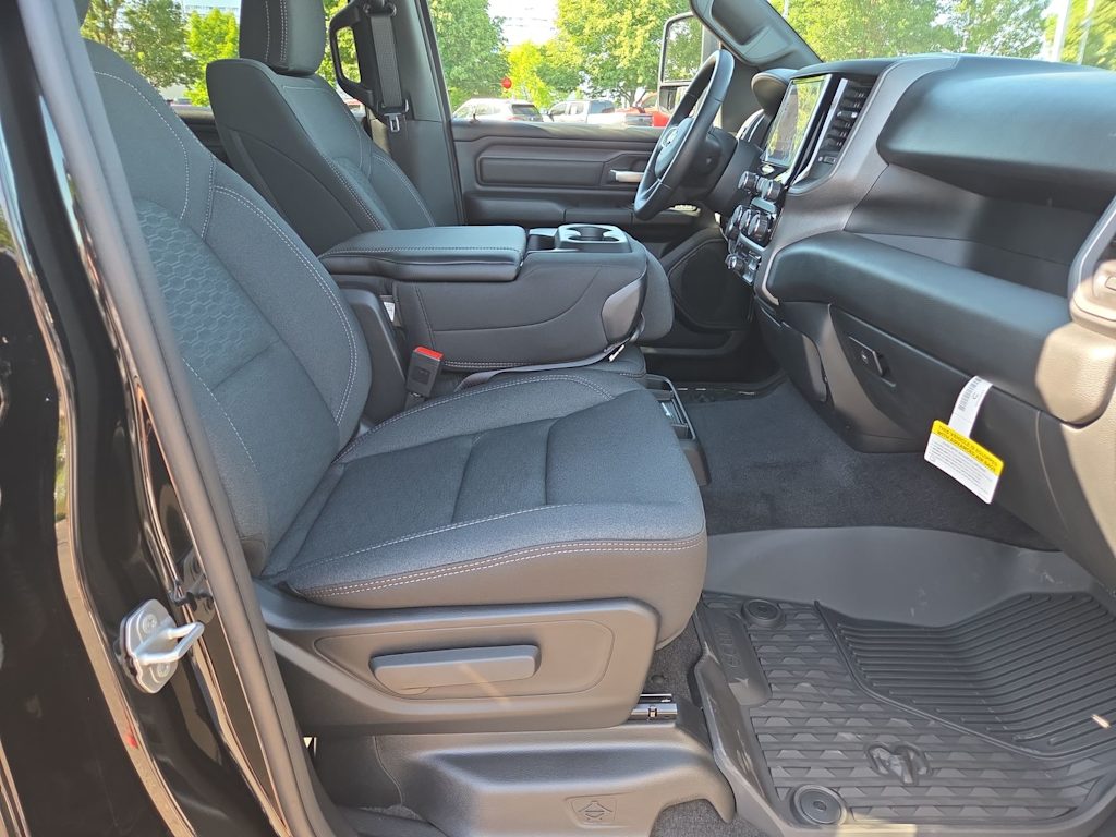 Thumbnail: 2026 RAM 1500 - 10