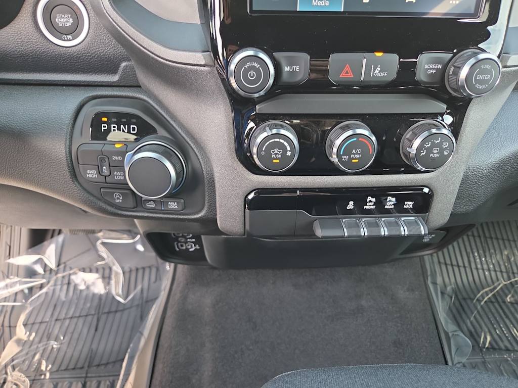 Thumbnail: 2026 RAM 1500 - 29