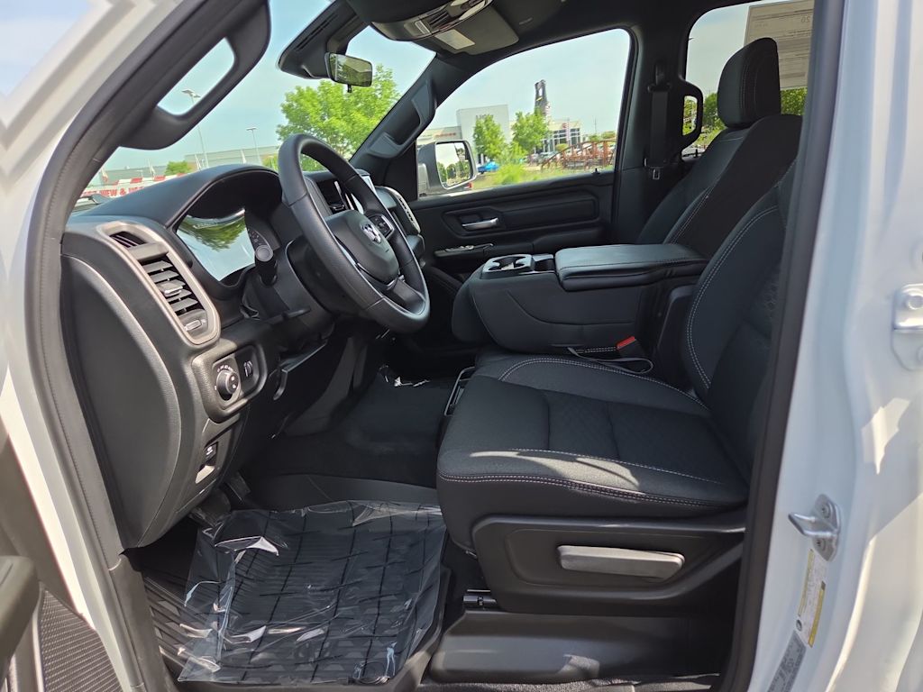 Thumbnail: 2026 RAM 1500 - 9