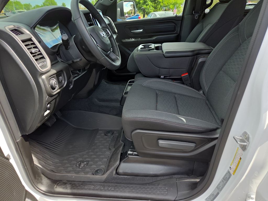 Thumbnail: 2026 RAM 1500 - 10