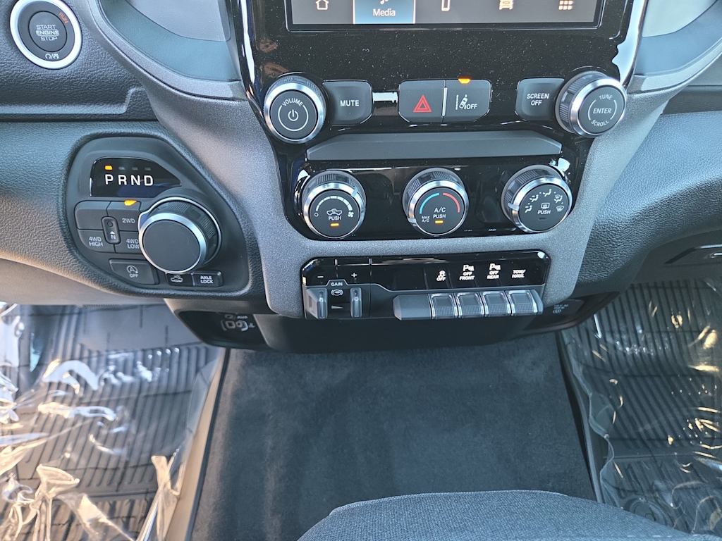 Thumbnail: 2026 RAM 1500 - 29