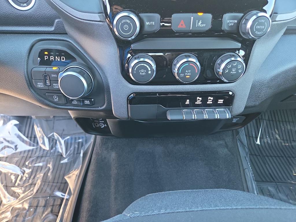 Thumbnail: 2026 RAM 1500 - 29