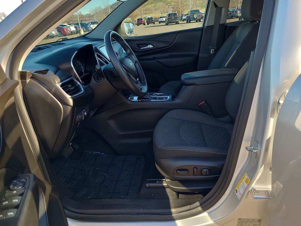 Thumbnail: 2018 Chevrolet Equinox - 10