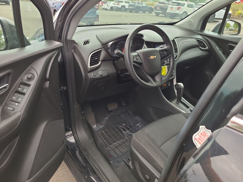 Thumbnail: 2020 Chevrolet Trax - 2
