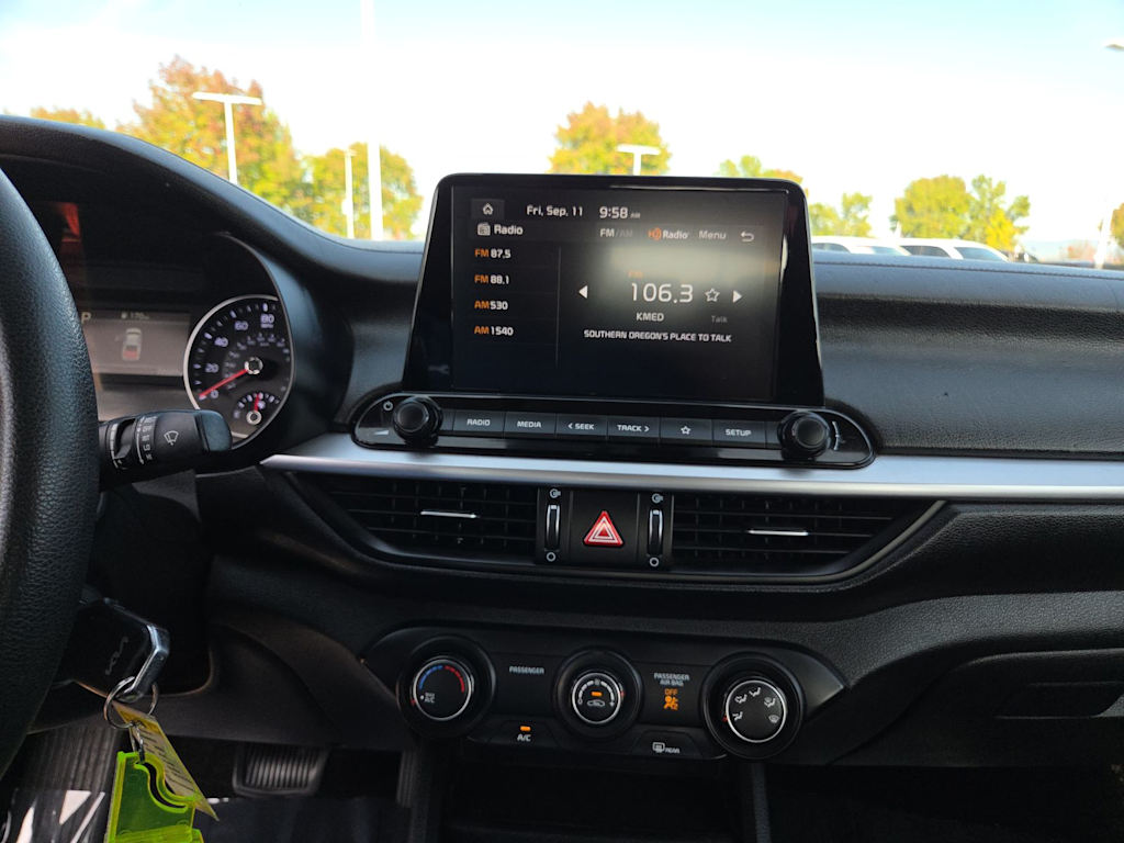 Thumbnail: 2022 Kia Forte - 13