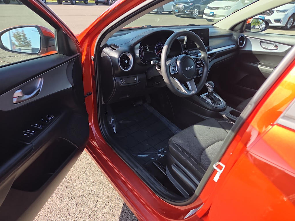 Thumbnail: 2022 Kia Forte - 2