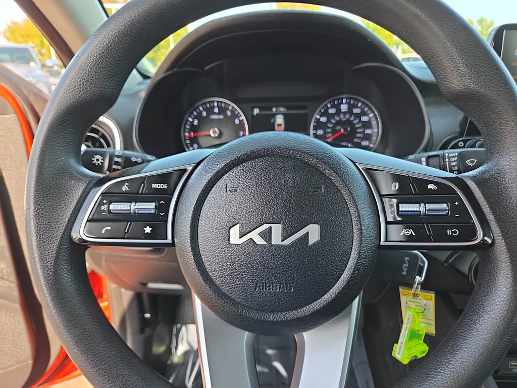 Thumbnail: 2022 Kia Forte - 29