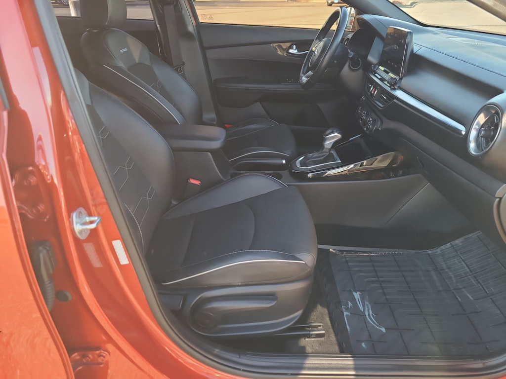 Thumbnail: 2020 Kia Forte - 11