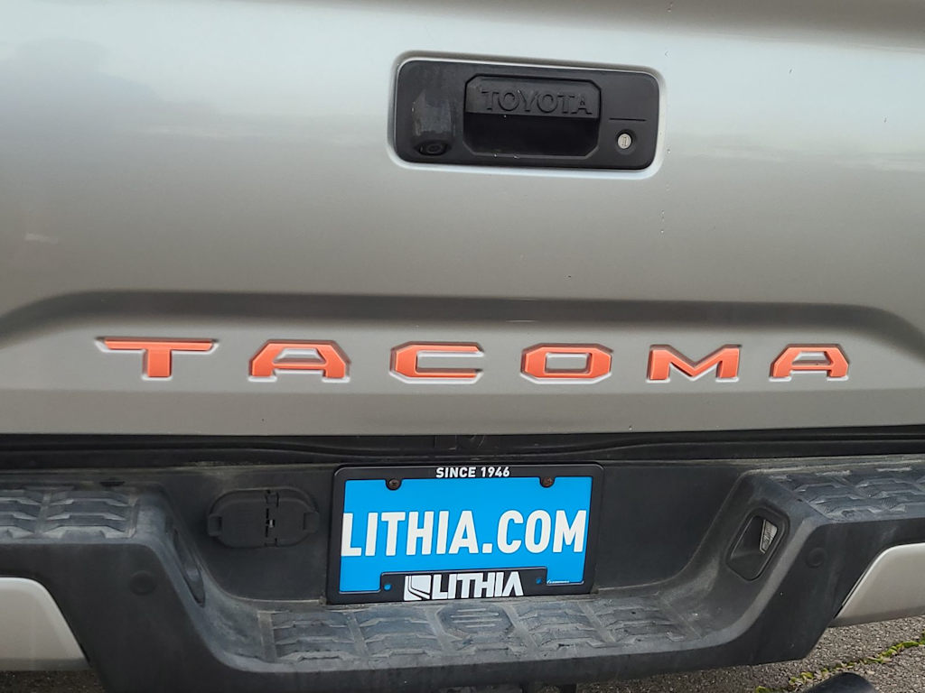 Thumbnail: 2022 Toyota Tacoma - 7