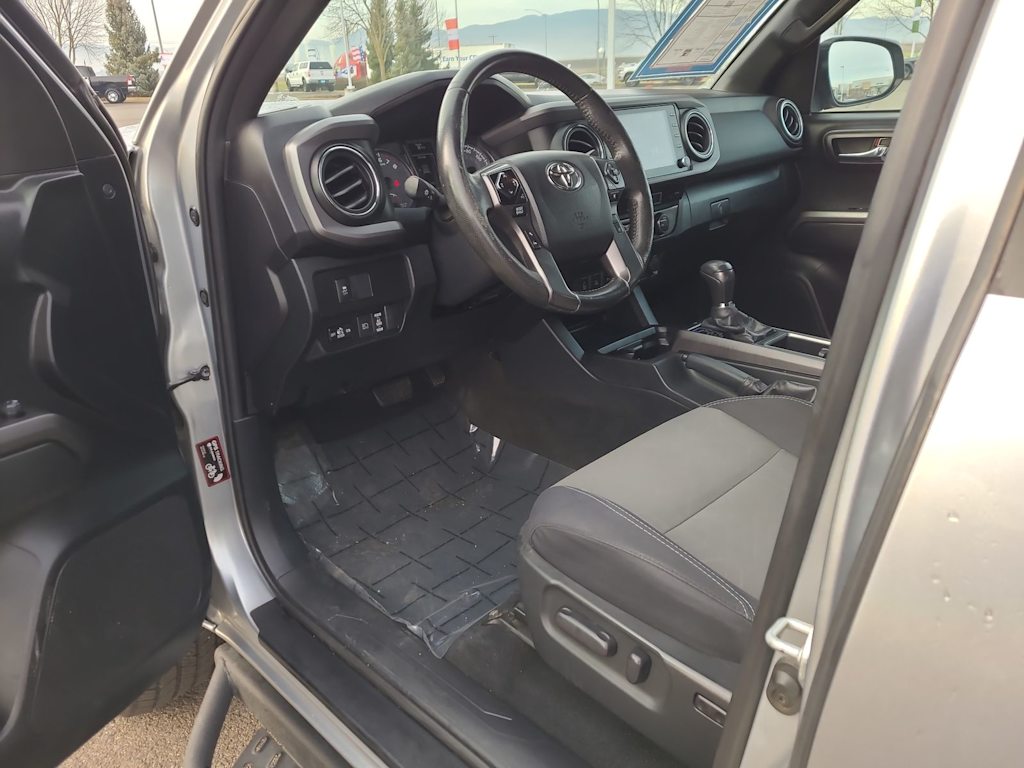 Thumbnail: 2022 Toyota Tacoma - 22