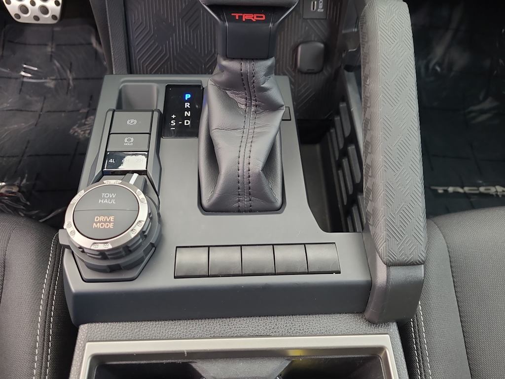 Thumbnail: 2024 Toyota Tacoma - 15