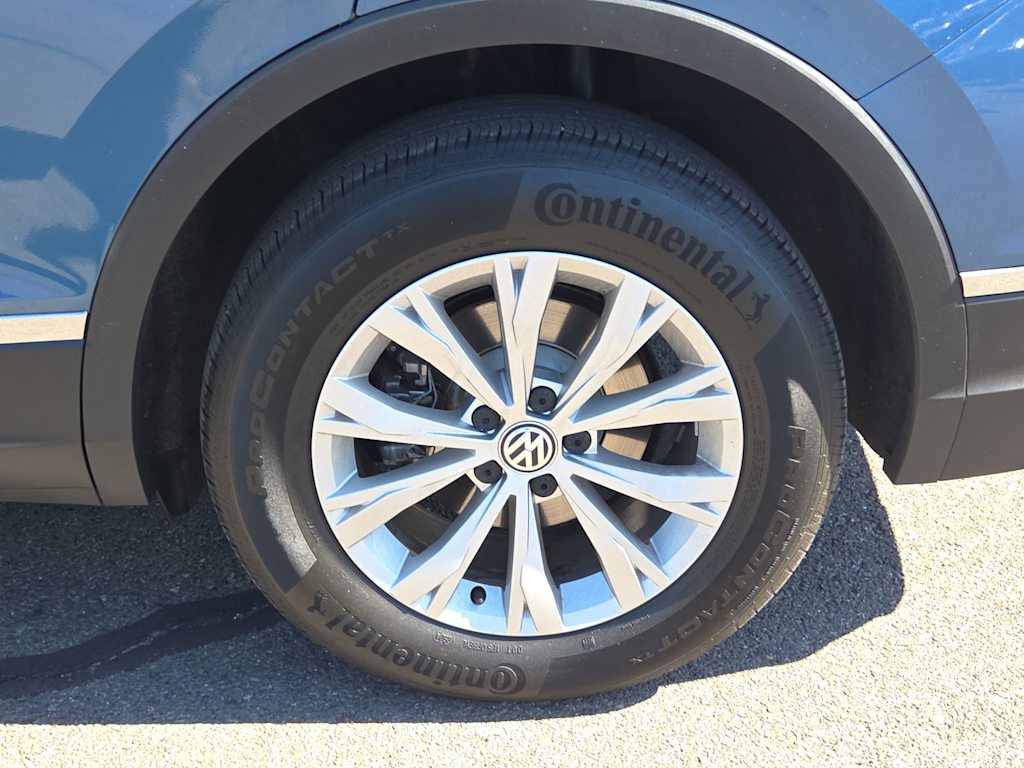 Thumbnail: 2018 Volkswagen Tiguan - 8