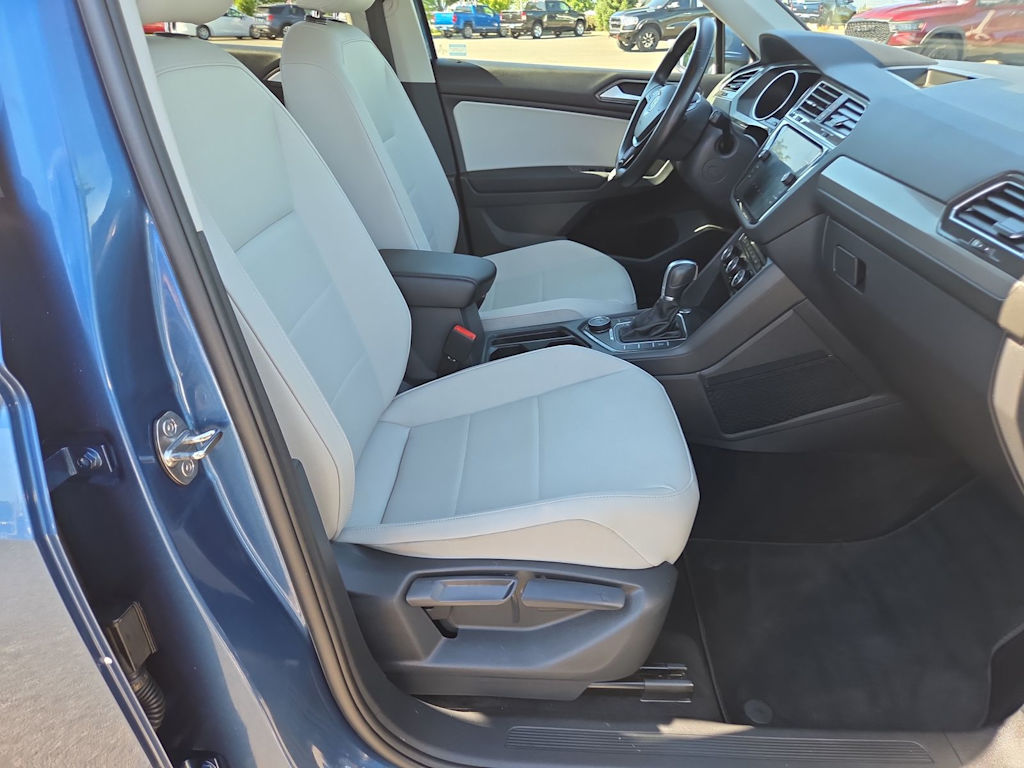 Thumbnail: 2018 Volkswagen Tiguan - 12
