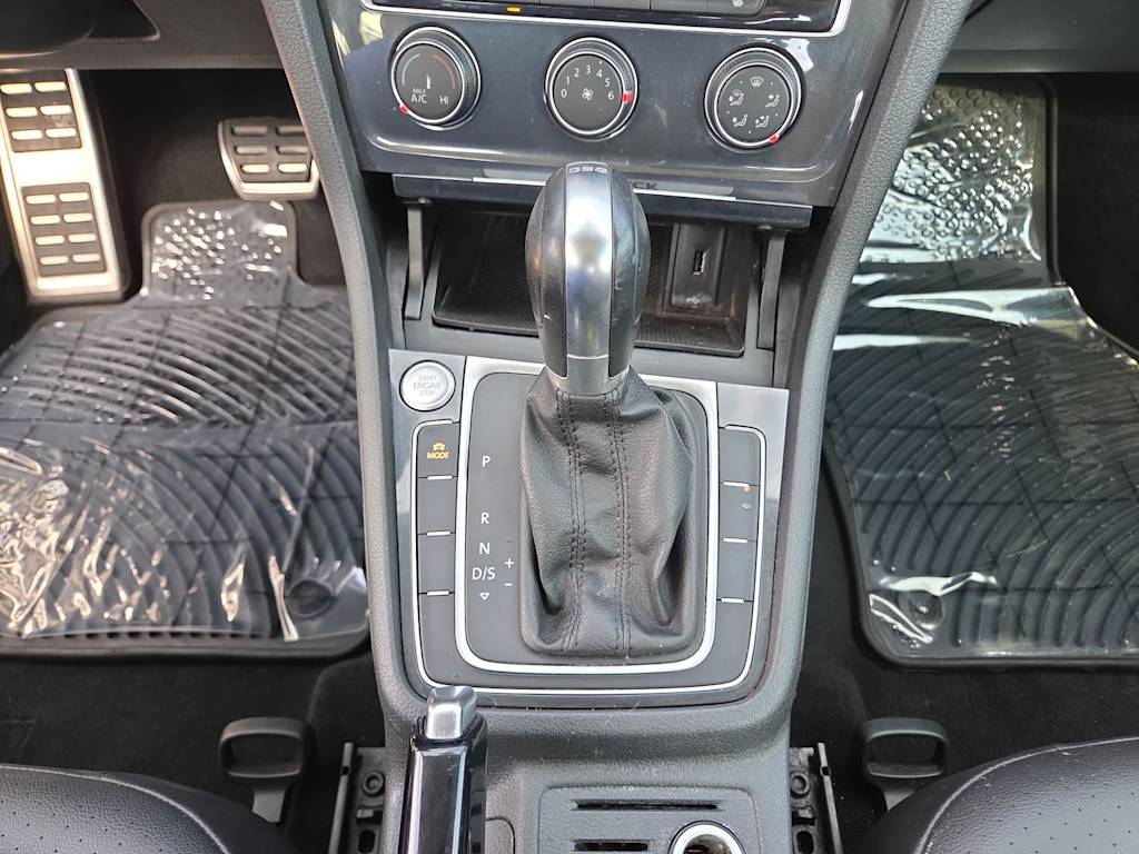 Thumbnail: 2019 Volkswagen Golf - 14