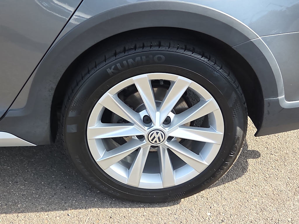 Thumbnail: 2019 Volkswagen Golf - 7