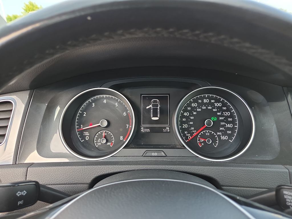 Thumbnail: 2019 Volkswagen Golf - 15