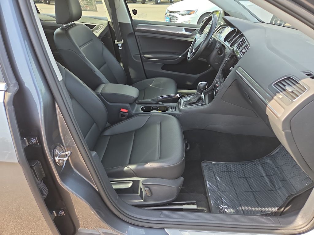 Thumbnail: 2019 Volkswagen Golf - 11