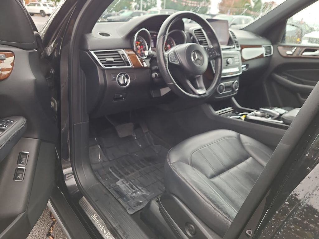 Thumbnail: 2019 Mercedes-Benz GLS - 2