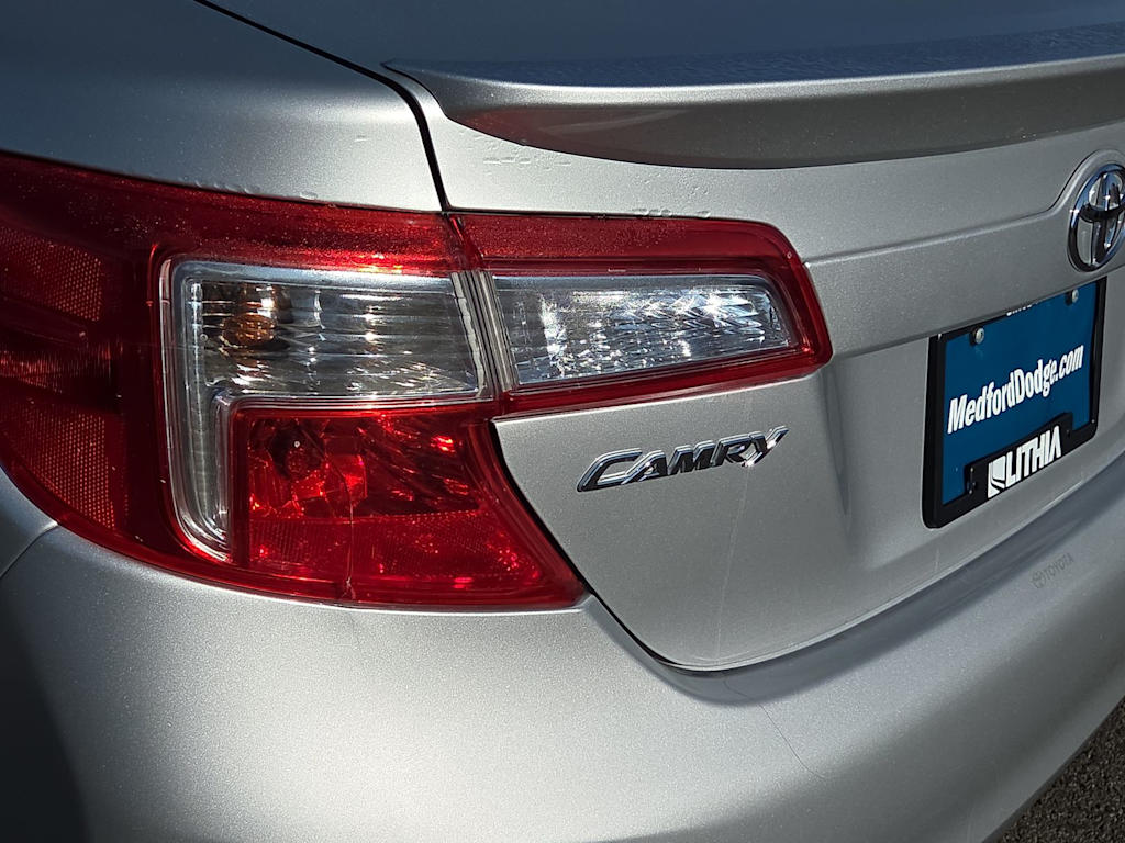 Thumbnail: 2013 Toyota Camry - 27