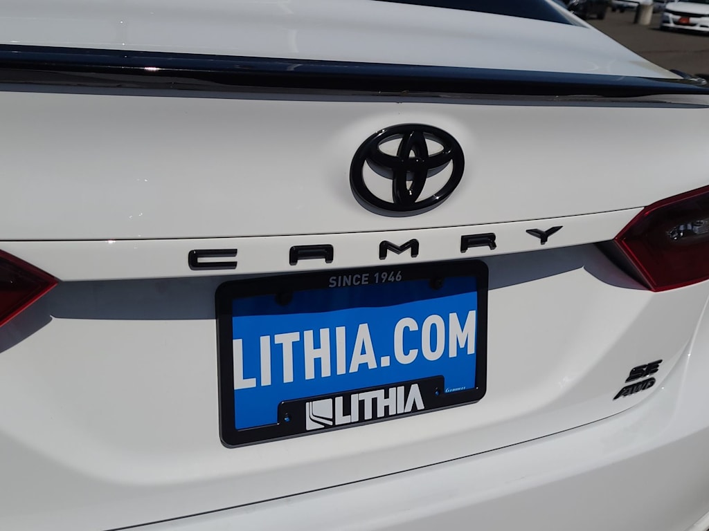2023 Toyota Camry SE 7